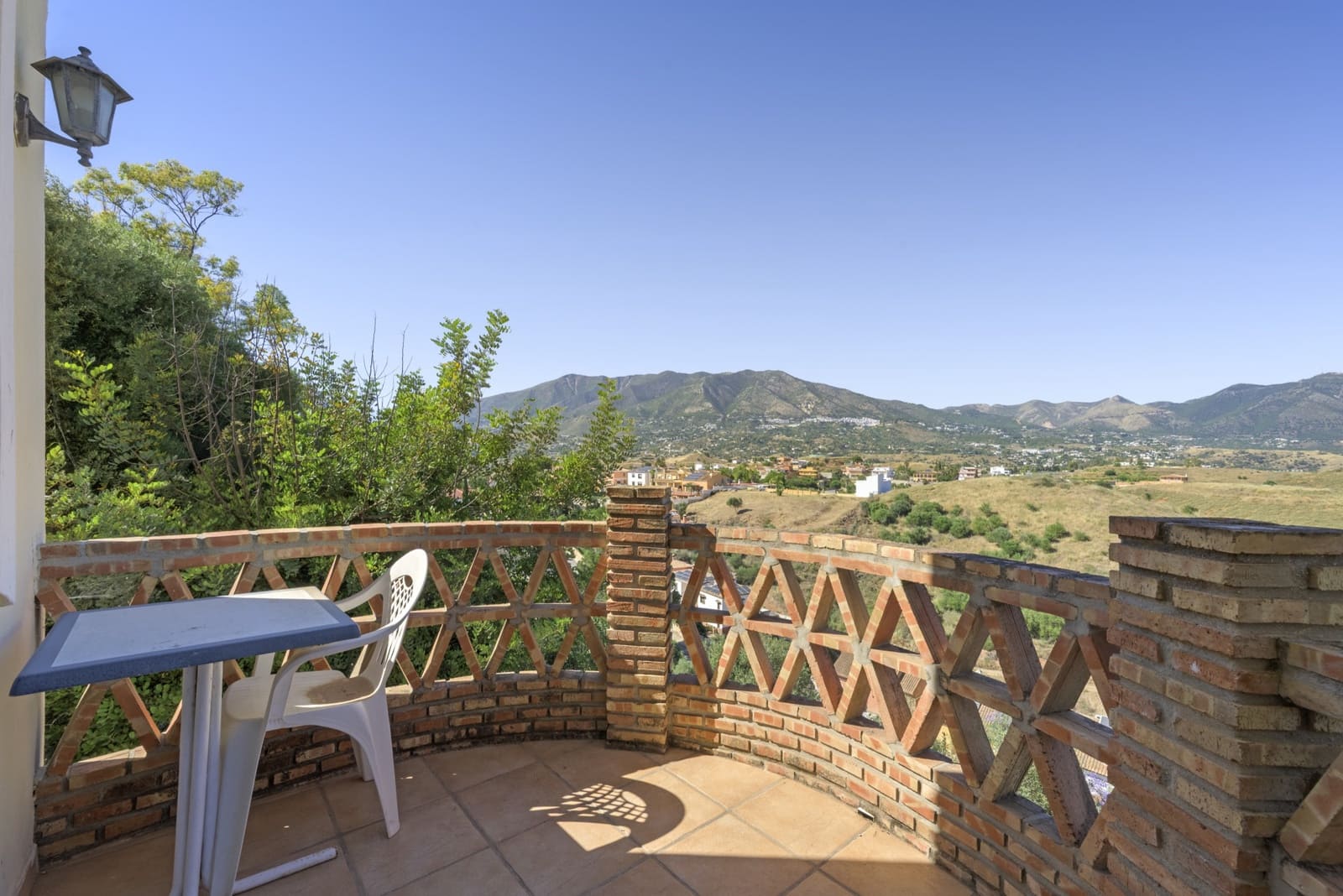 4 soverom Villa til salgs i Mijas Costa med svømmebasseng garasje - € 750 000 (Ref: 9861390)
