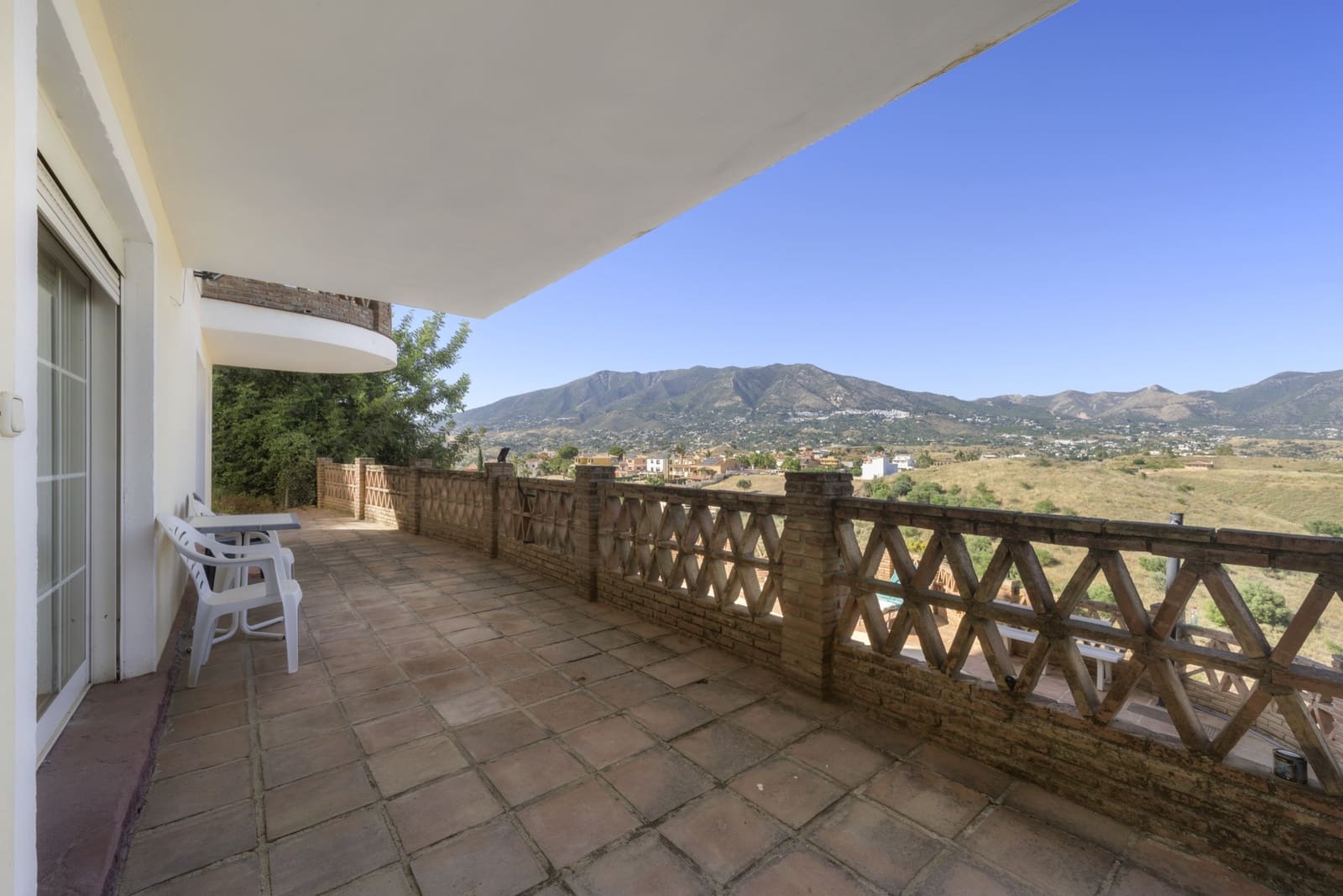 4 soverom Villa til salgs i Mijas Costa med svømmebasseng garasje - € 750 000 (Ref: 9861390)
