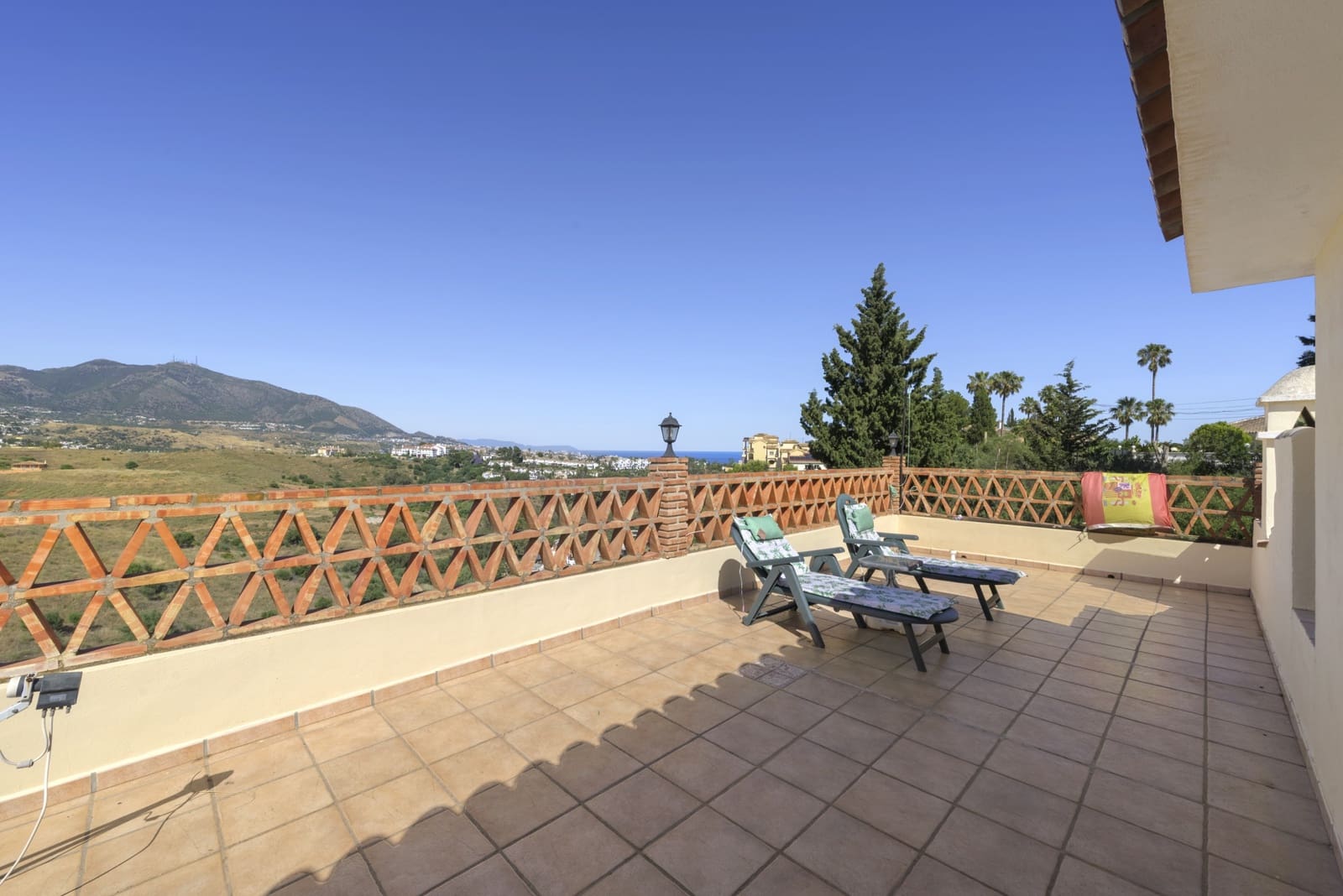 4 soverom Villa til salgs i Mijas Costa med svømmebasseng garasje - € 750 000 (Ref: 9861390)