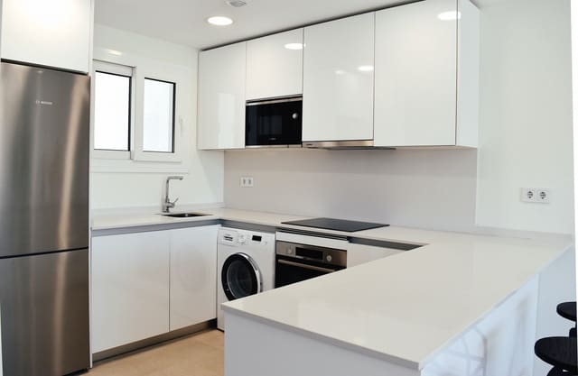4 slaapkamer Huis te koop in La Cala de Mijas, Mijas met zwembad garage - € 850.000 (Ref: 9868061)