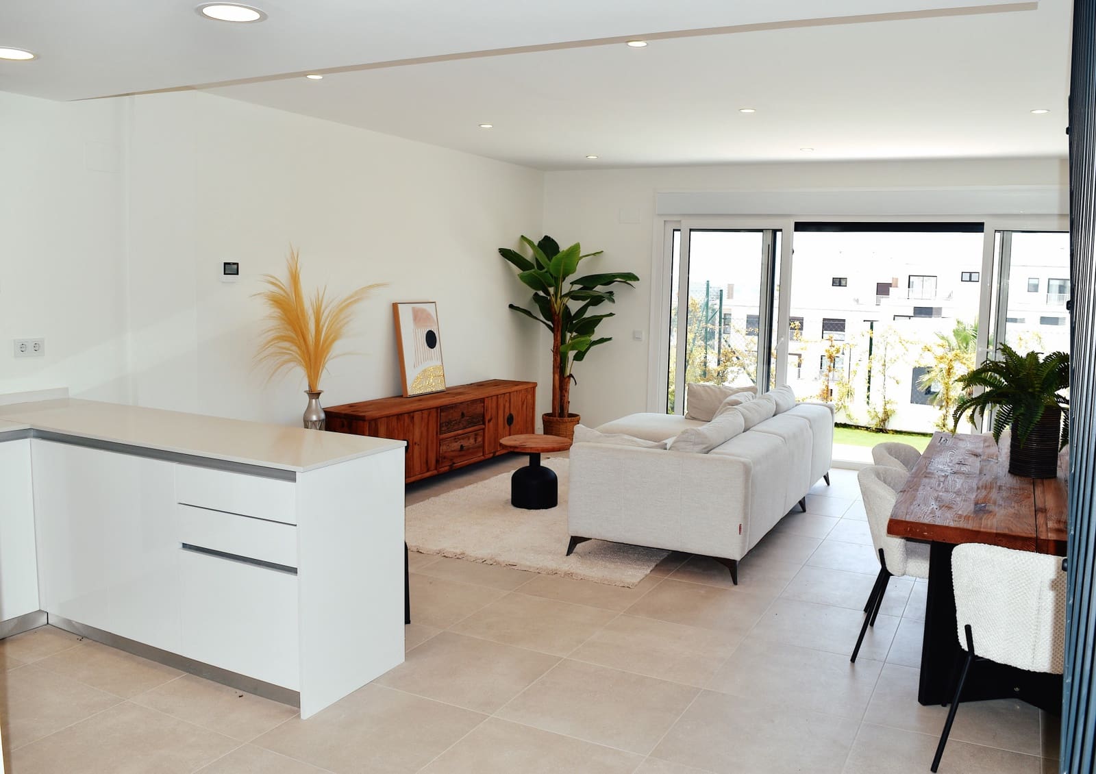 4 makuuhuone Omakotitalo myytävänä paikassa La Cala de Mijas mukana uima-altaan 
autotalli - 850 000 € (Ref: 9868061)