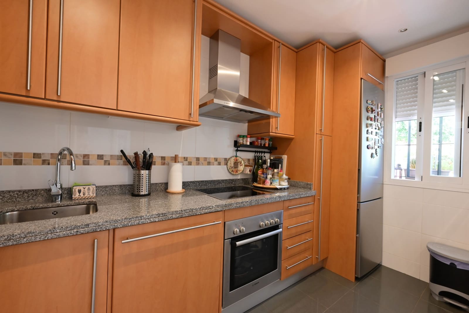 2 makuuhuone Huoneisto myytävänä paikassa La Cala de Mijas mukana uima-altaan 
autotalli - 295 000 € (Ref: 9868062)