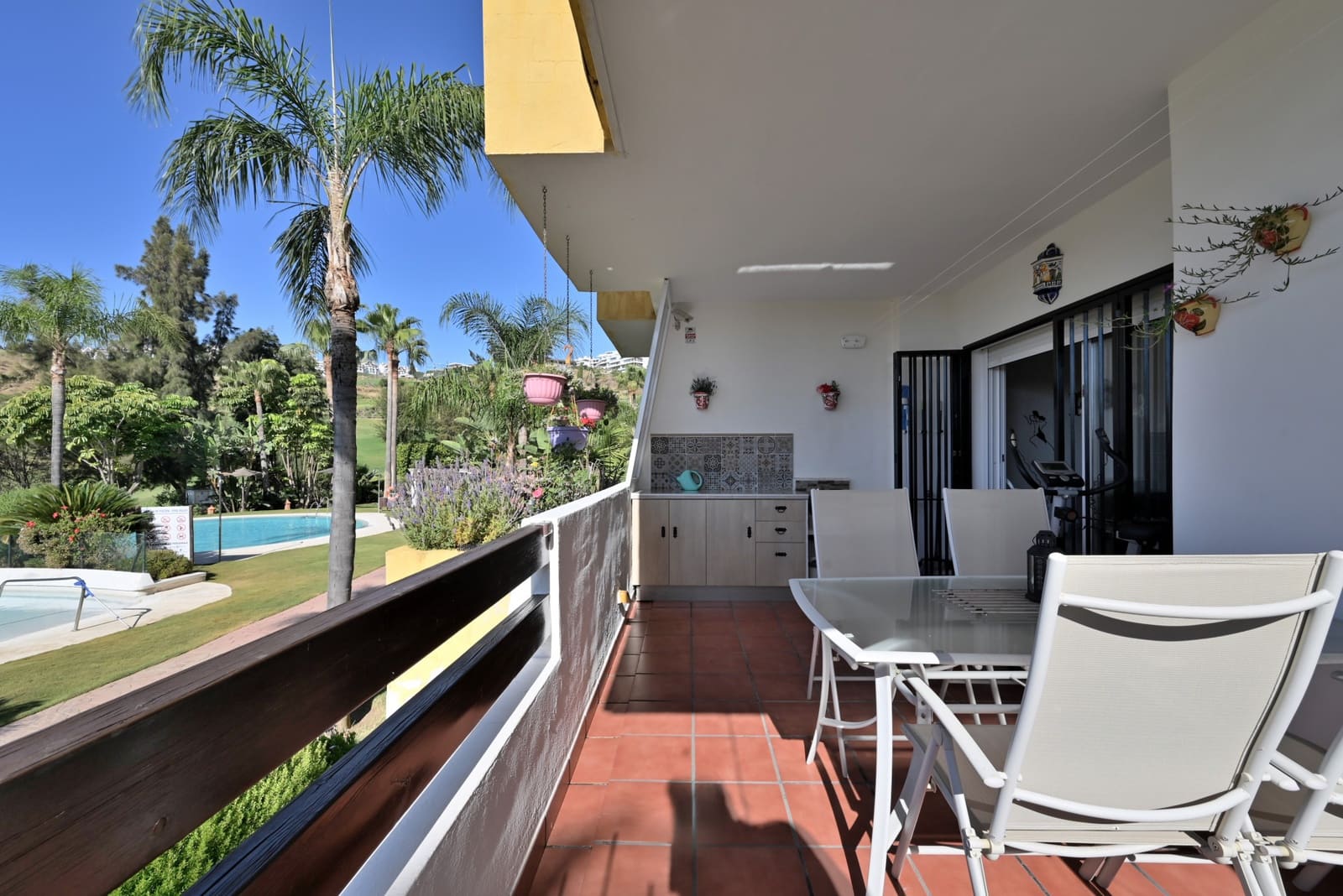 2 makuuhuone Huoneisto myytävänä paikassa La Cala de Mijas mukana uima-altaan 
autotalli - 295 000 € (Ref: 9868062)