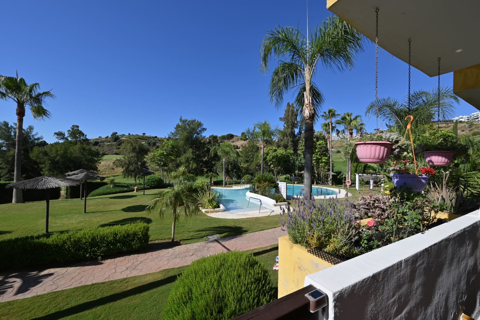 2 makuuhuone Huoneisto myytävänä paikassa La Cala de Mijas mukana uima-altaan 
autotalli - 295 000 € (Ref: 9868062)