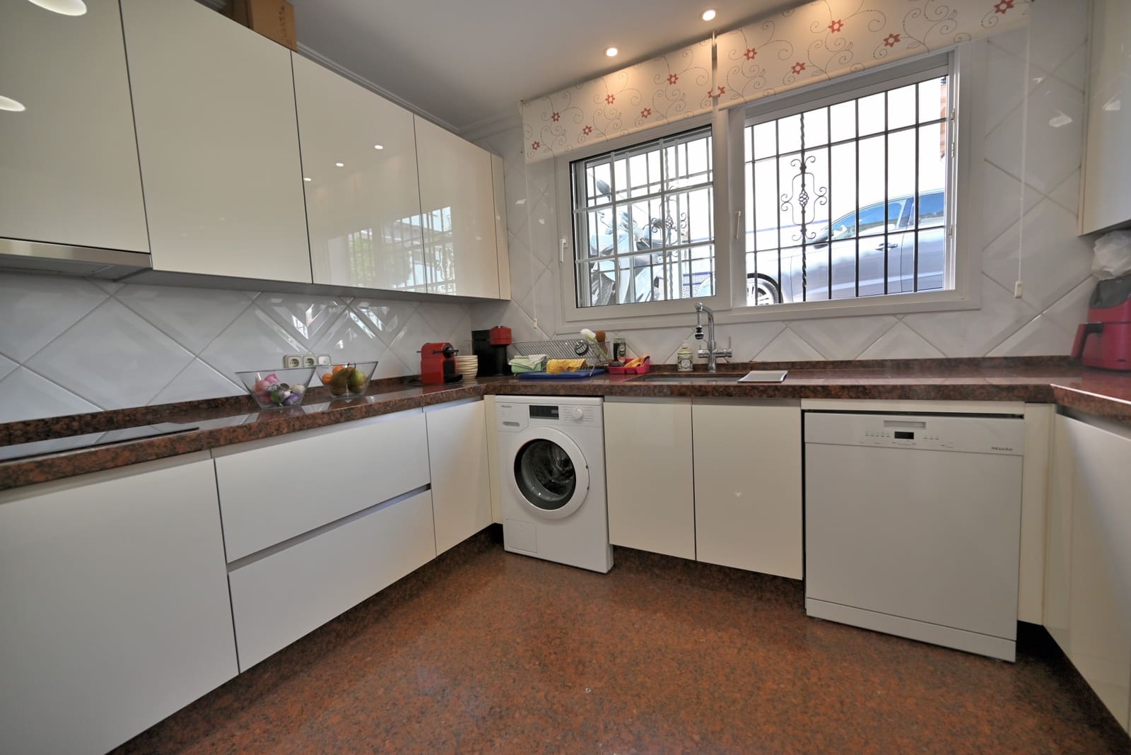 5 bedroom Townhouse for sale in Fuengirola - € 895,000 (Ref: 9868063)