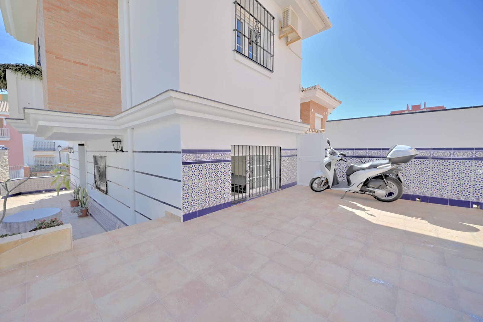5 bedroom Townhouse for sale in Fuengirola - € 895,000 (Ref: 9868063)