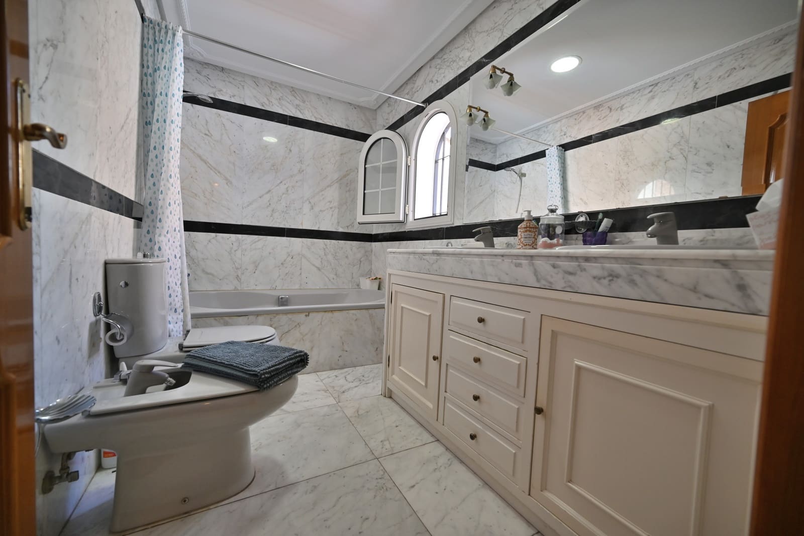 5 bedroom Townhouse for sale in Fuengirola - € 895,000 (Ref: 9868063)