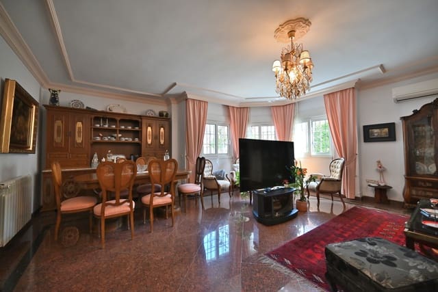 5 makuuhuone Omakotitalo myytävänä paikassa Fuengirola - 895 000 € (Ref: 9868063)