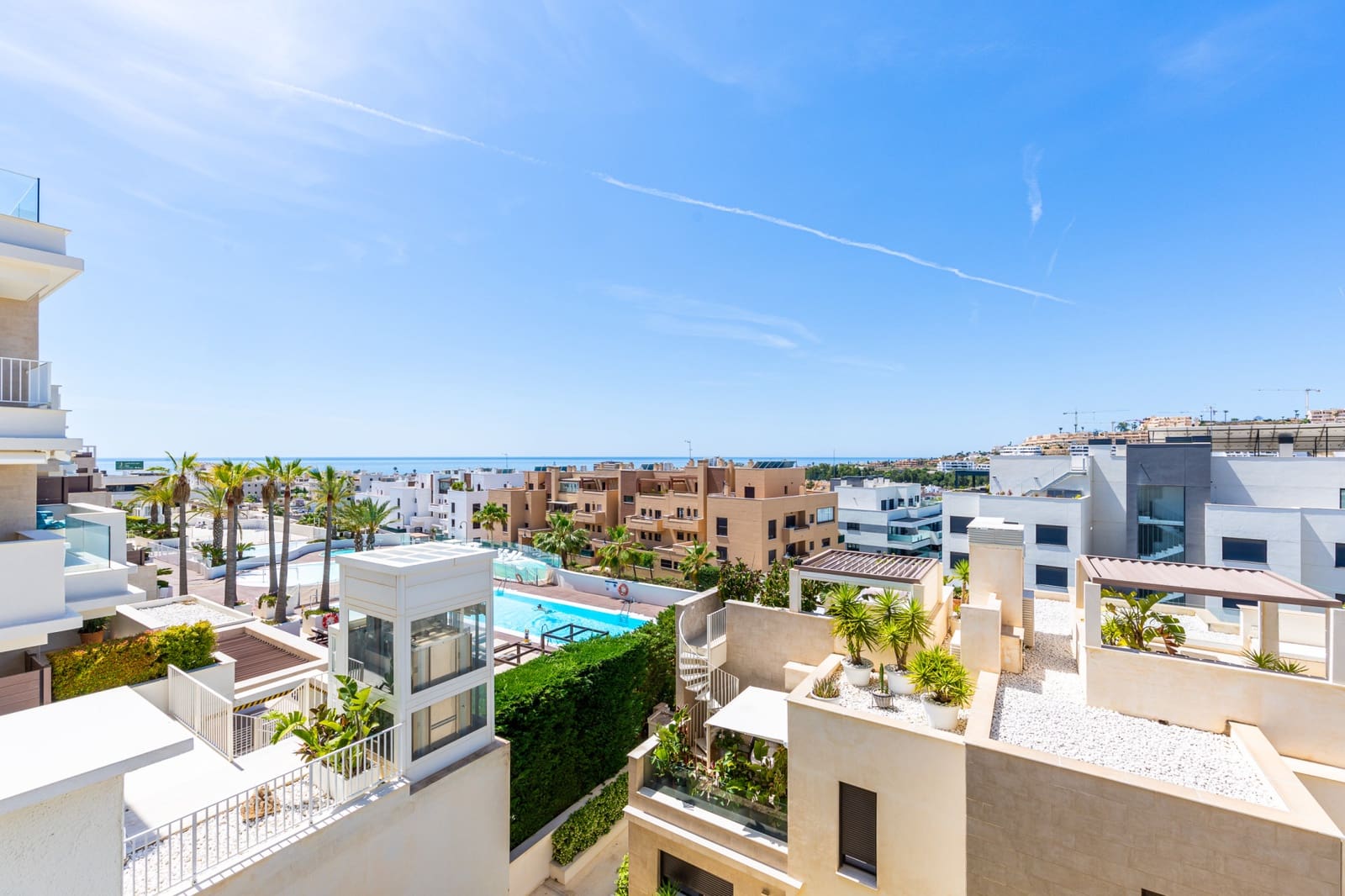 3 sypialnia Apartament na sprzedaż w La Cala de Mijas z basenem garażem - 725 000 € (Ref: 9880458)