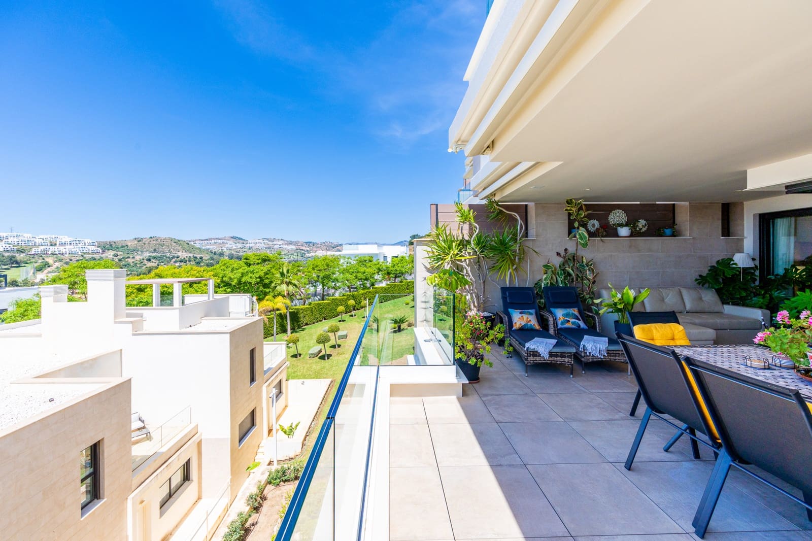 3 sypialnia Apartament na sprzedaż w La Cala de Mijas z basenem garażem - 725 000 € (Ref: 9880458)