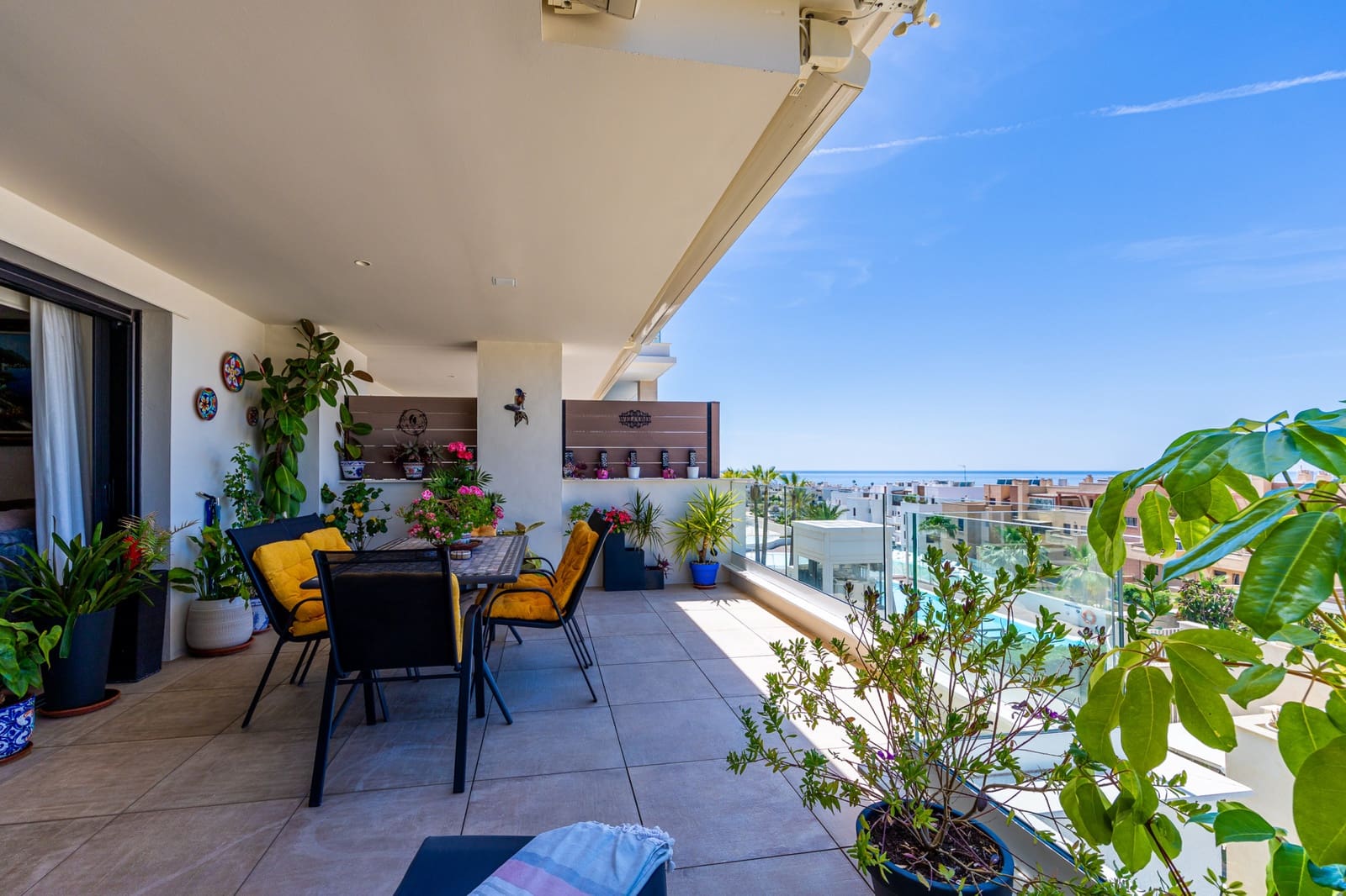 3 sypialnia Apartament na sprzedaż w La Cala de Mijas z basenem garażem - 725 000 € (Ref: 9880458)