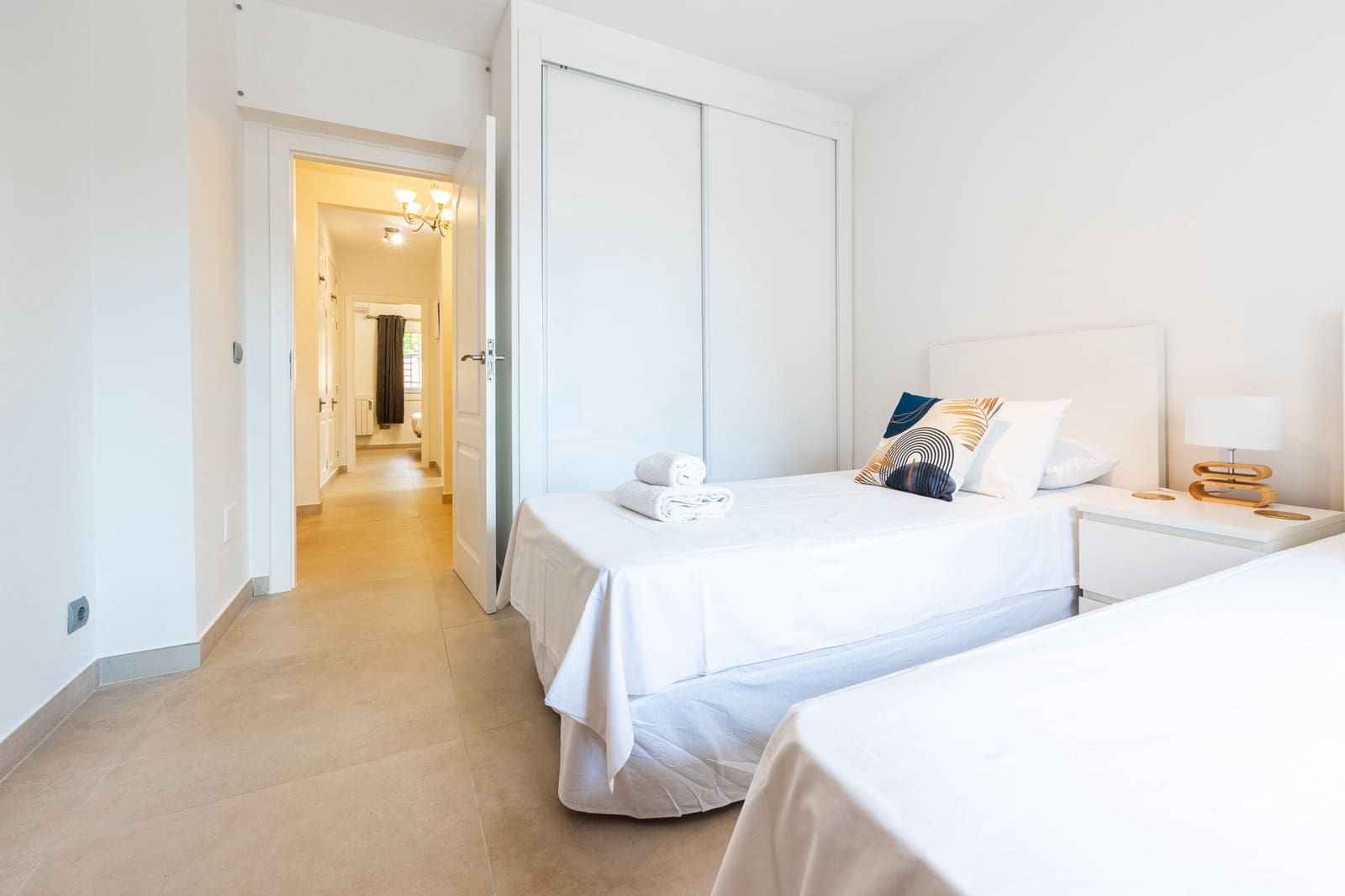 6 soverom Villa til salgs i Calahonda med svømmebasseng garasje - € 1 490 000 (Ref: 9891528)