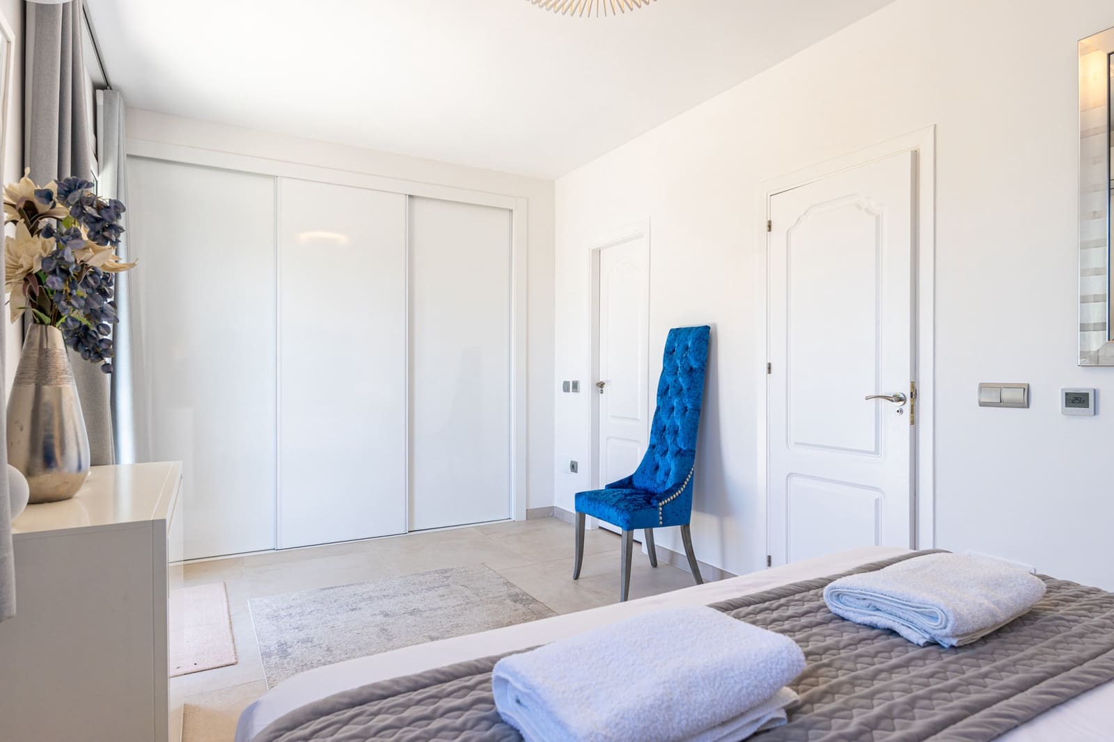 6 soverom Villa til salgs i Calahonda med svømmebasseng garasje - € 1 490 000 (Ref: 9891528)