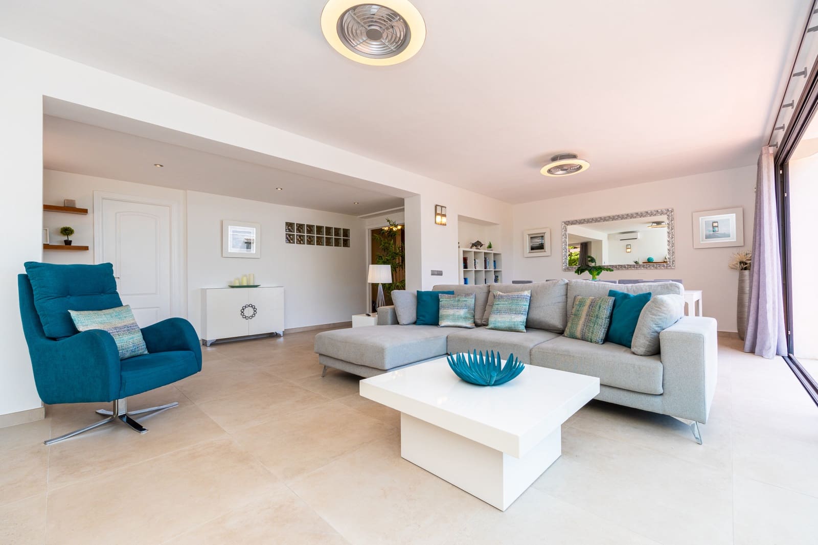 6 soverom Villa til salgs i Calahonda med svømmebasseng garasje - € 1 490 000 (Ref: 9891528)