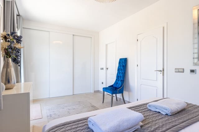 Chalet de 6 habitaciones en Calahonda, Mijas en venta con piscina garaje - 1.490.000 € (Ref: 9891528)