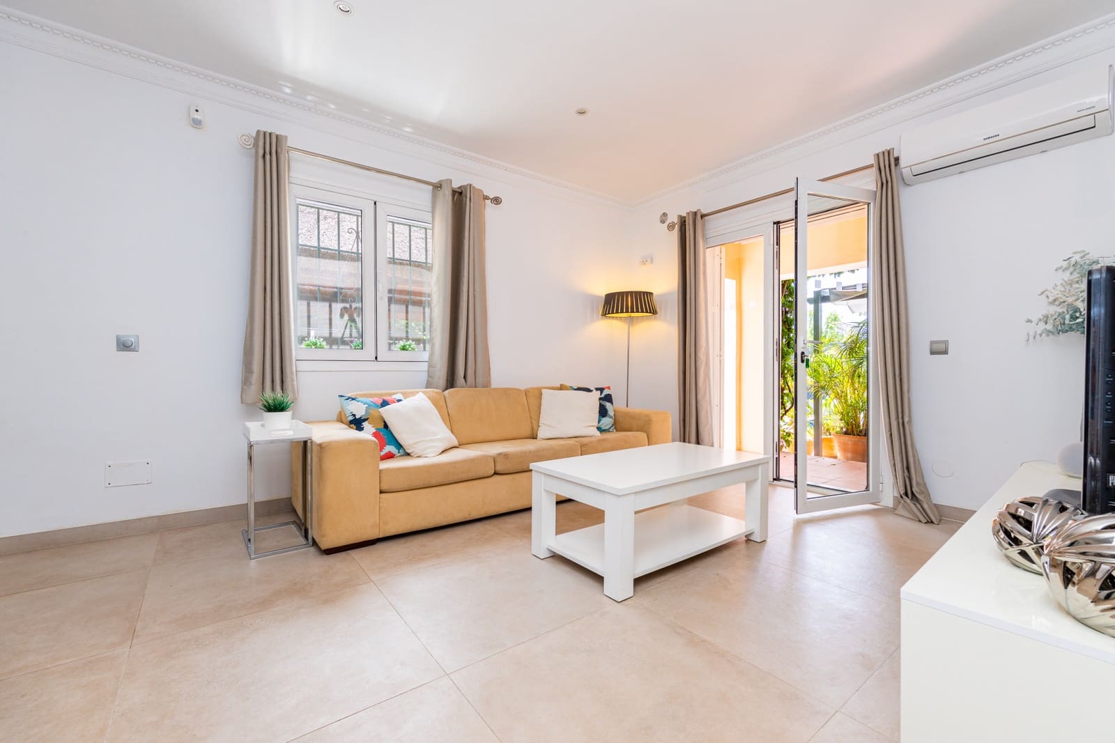 6 soverom Villa til salgs i Calahonda med svømmebasseng garasje - € 1 490 000 (Ref: 9891528)