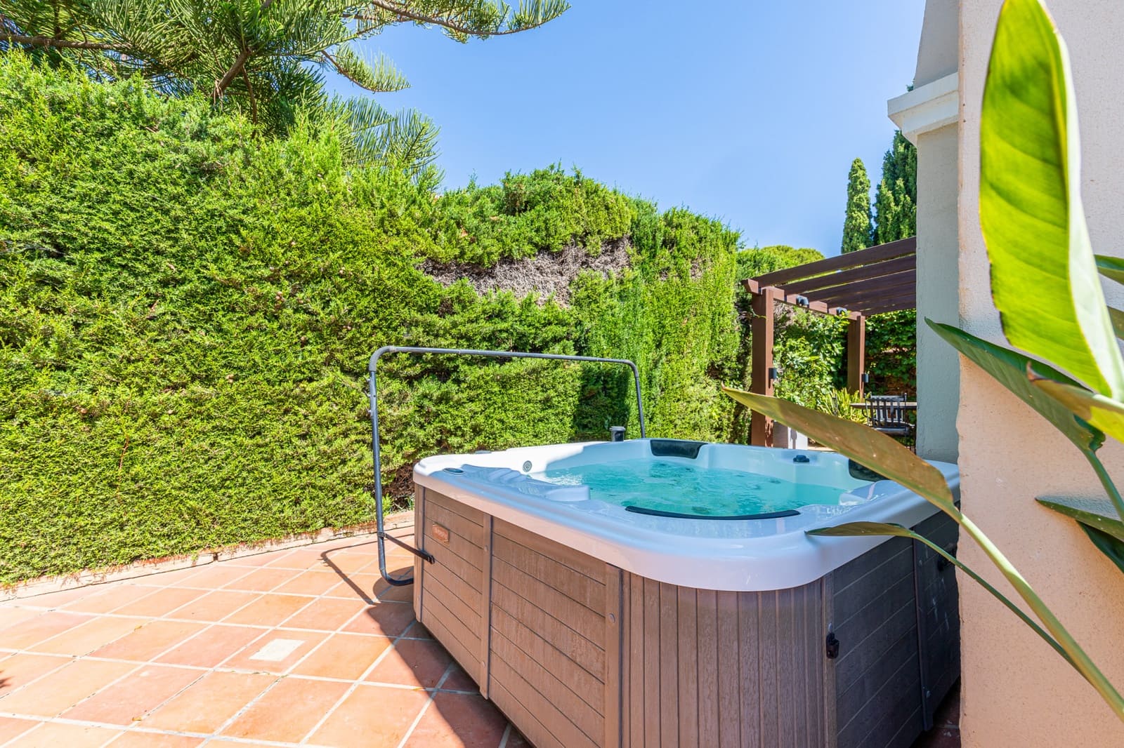 6 soverom Villa til salgs i Calahonda med svømmebasseng garasje - € 1 490 000 (Ref: 9891528)