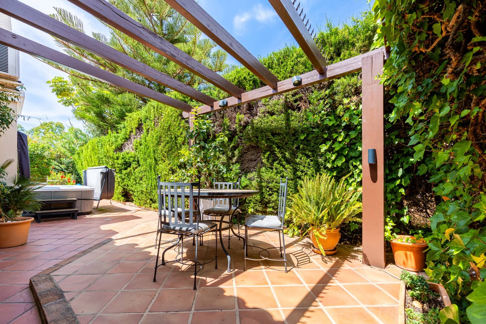 6 soverom Villa til salgs i Calahonda med svømmebasseng garasje - € 1 490 000 (Ref: 9891528)