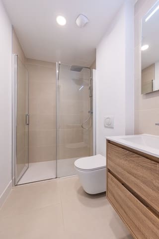 Apartamento de 2 habitaciones en Benalmádena en venta con piscina garaje - 495.000 € (Ref: 9891529)
