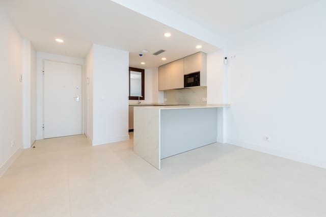 Apartamento de 2 habitaciones en Benalmádena en venta con piscina garaje - 495.000 € (Ref: 9891529)
