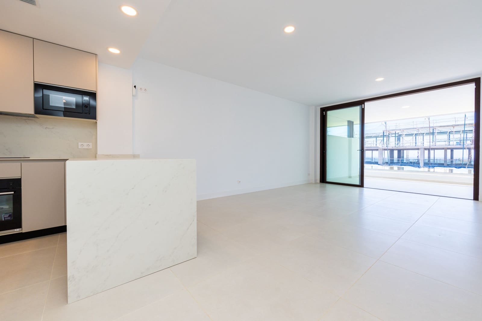 Apartamento de 2 habitaciones en Benalmádena en venta con piscina garaje - 495.000 € (Ref: 9891529)