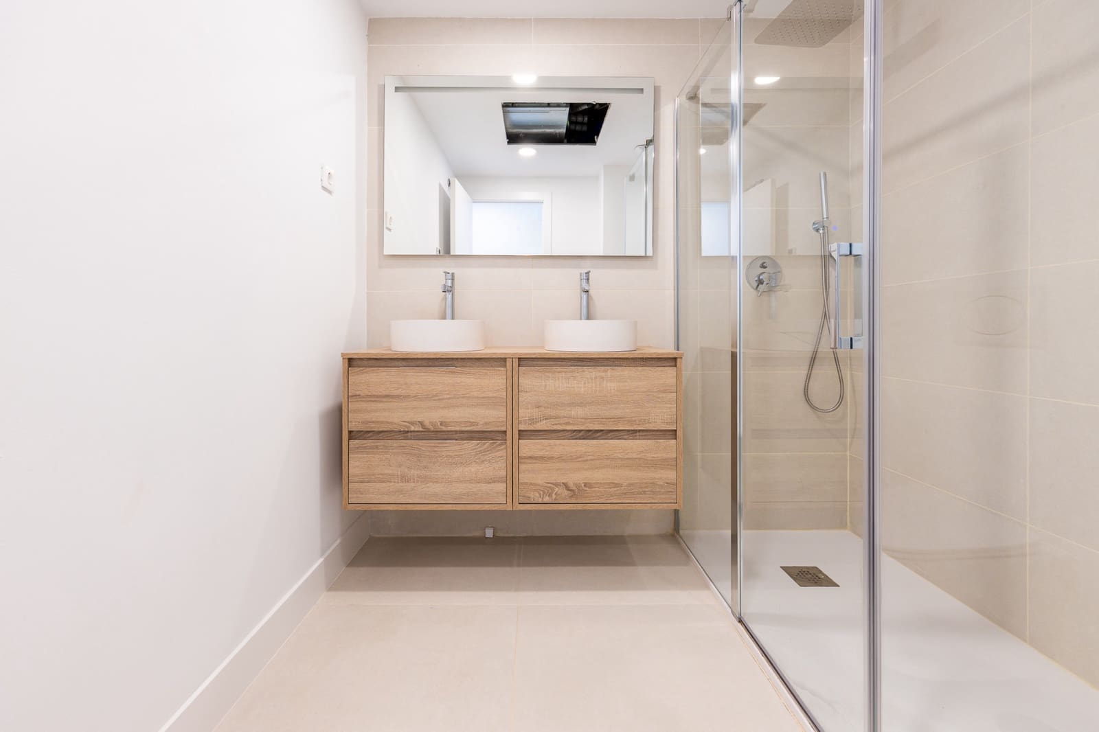 Apartamento de 2 habitaciones en Benalmádena en venta con piscina garaje - 495.000 € (Ref: 9891529)