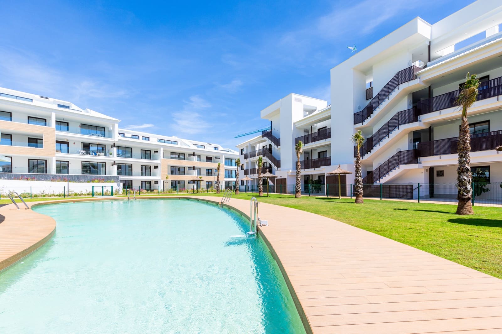 Apartamento de 2 habitaciones en Benalmádena en venta con piscina garaje - 495.000 € (Ref: 9891529)