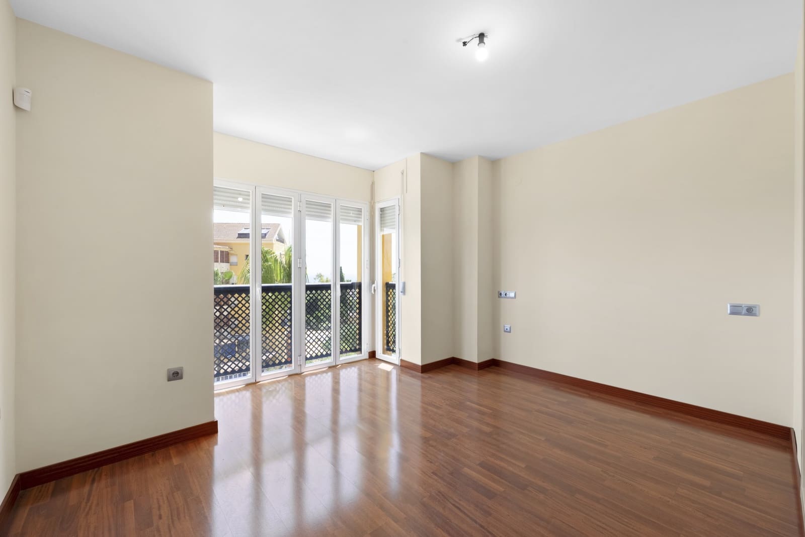 3 sypialnia Apartament na sprzedaż w Benalmadena Costa z basenem garażem - 395 000 € (Ref: 9891530)
