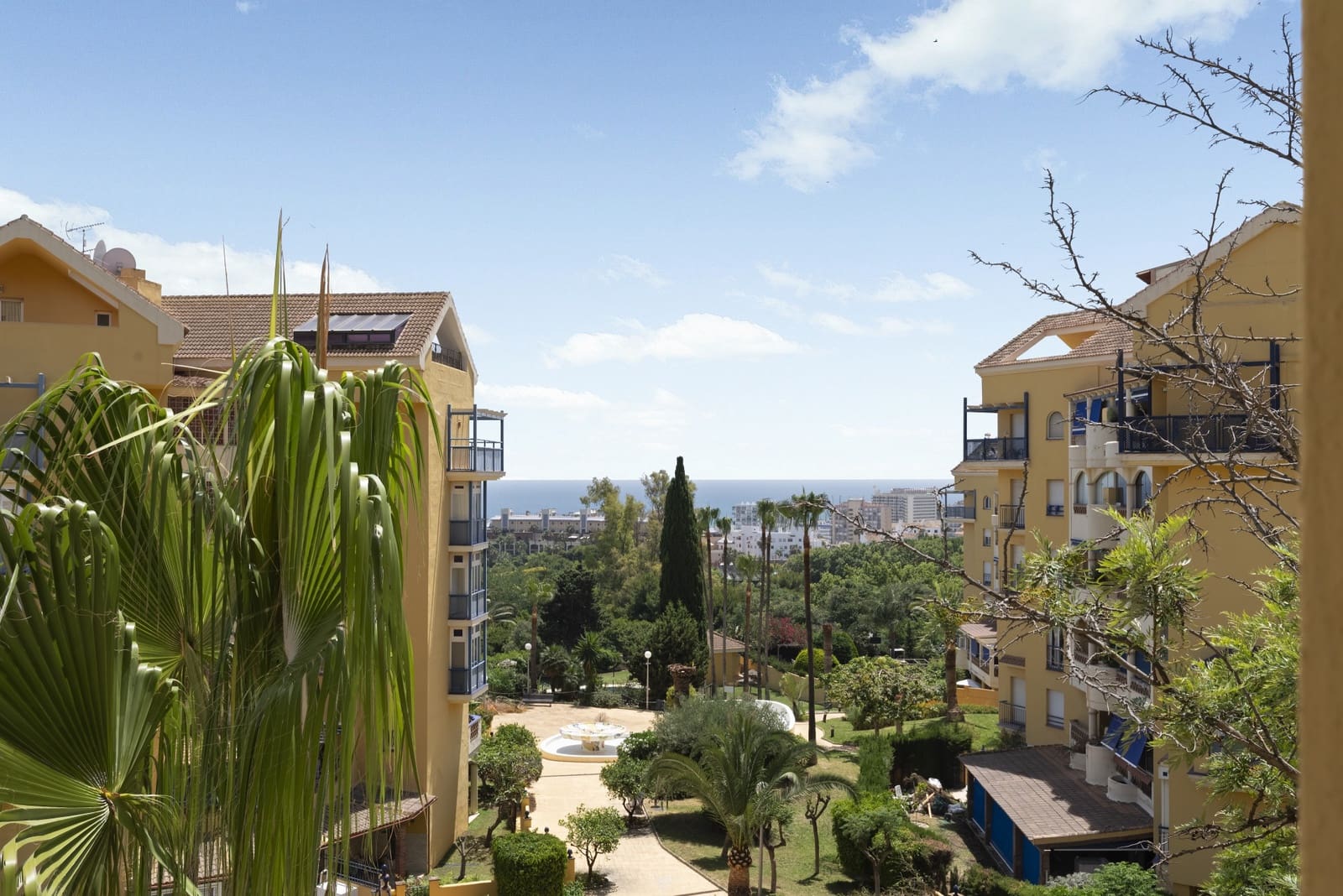 3 sypialnia Apartament na sprzedaż w Benalmadena Costa z basenem garażem - 395 000 € (Ref: 9891530)