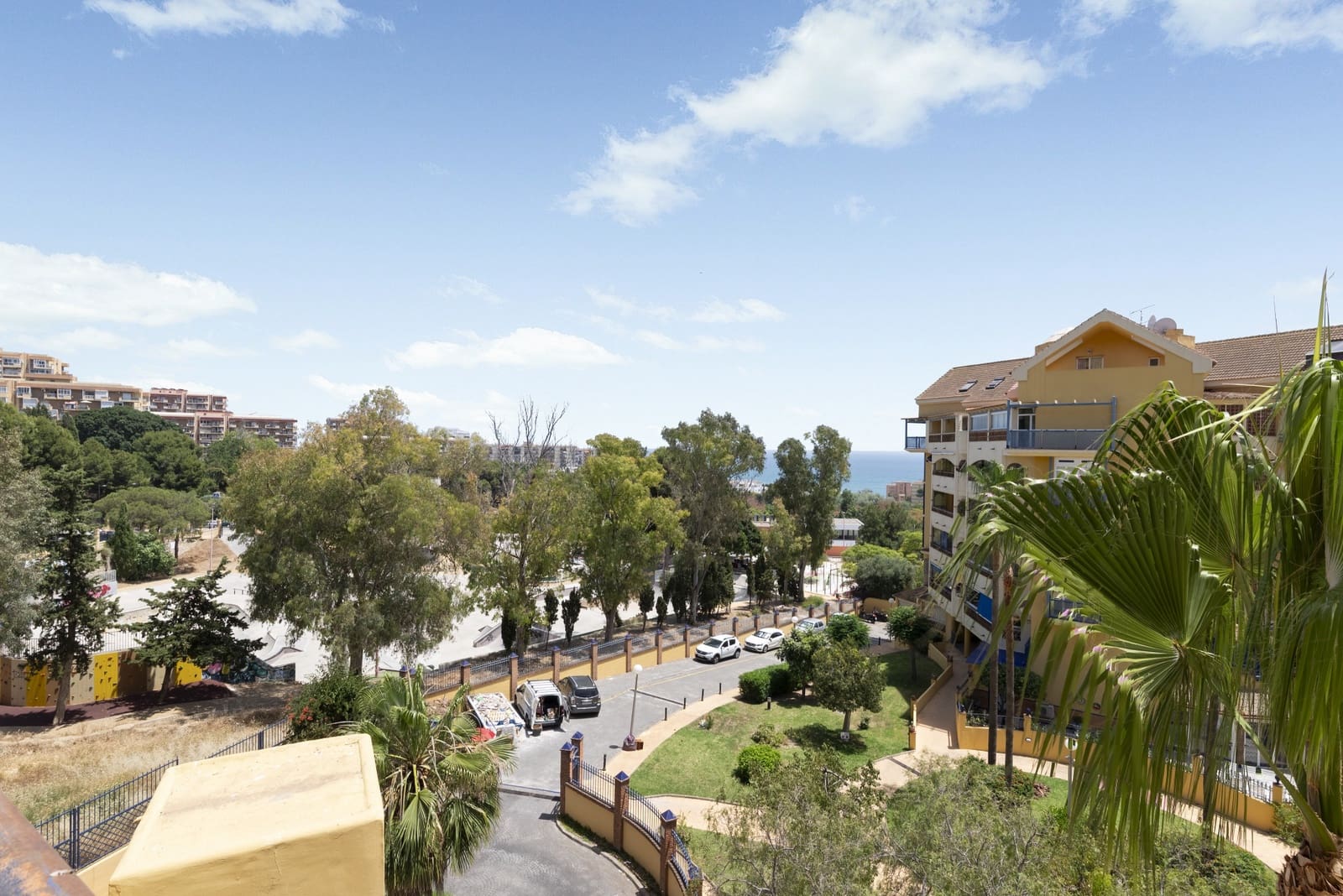 3 sypialnia Apartament na sprzedaż w Benalmadena Costa z basenem garażem - 395 000 € (Ref: 9891530)