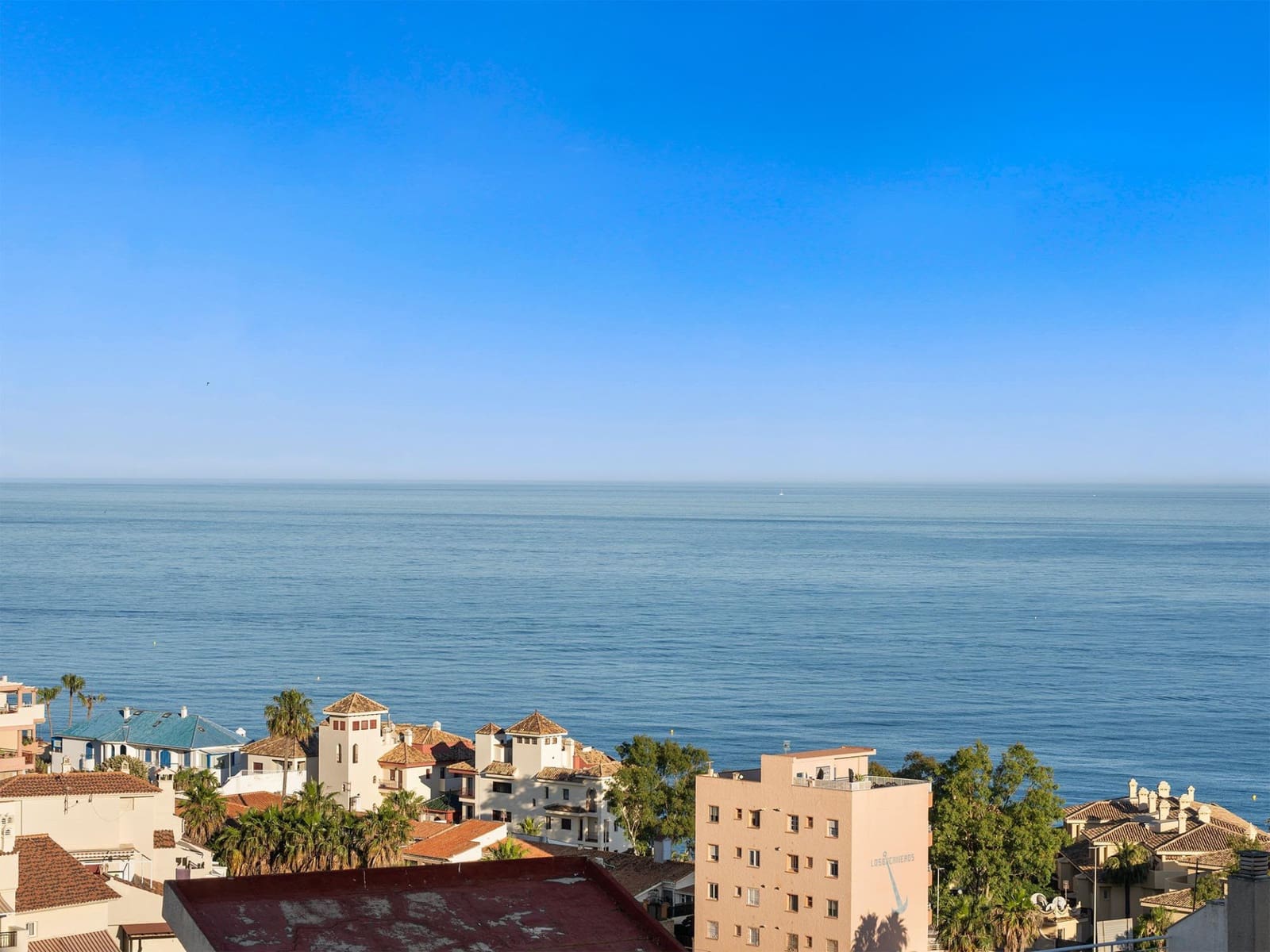 2 bedroom Apartment for sale in Torrequebrada with pool - € 420,500 (Ref: 9898607)