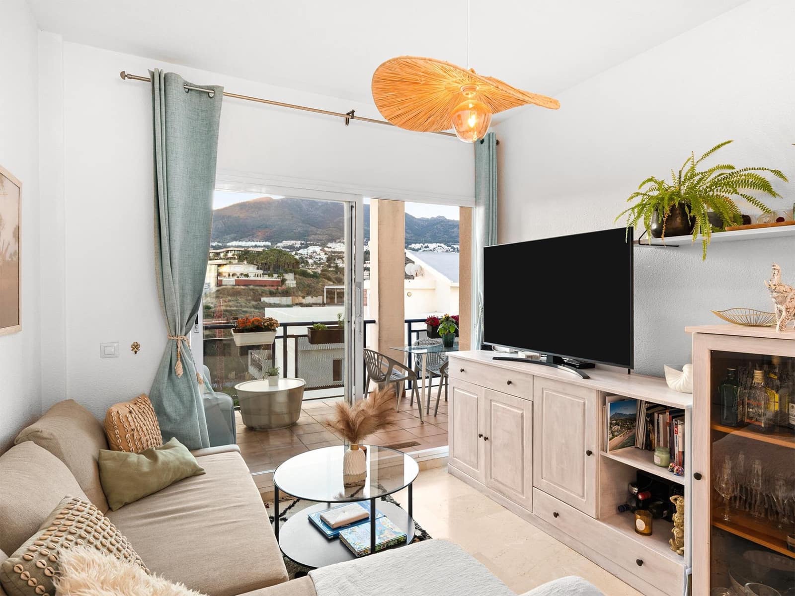2 bedroom Apartment for sale in Torrequebrada with pool - € 420,500 (Ref: 9898607)