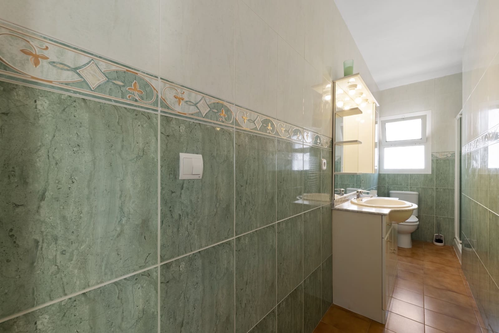 3 Zimmer Villa zu verkaufen in Calahonda mit Pool - 535.000 € (Ref: 9898608)