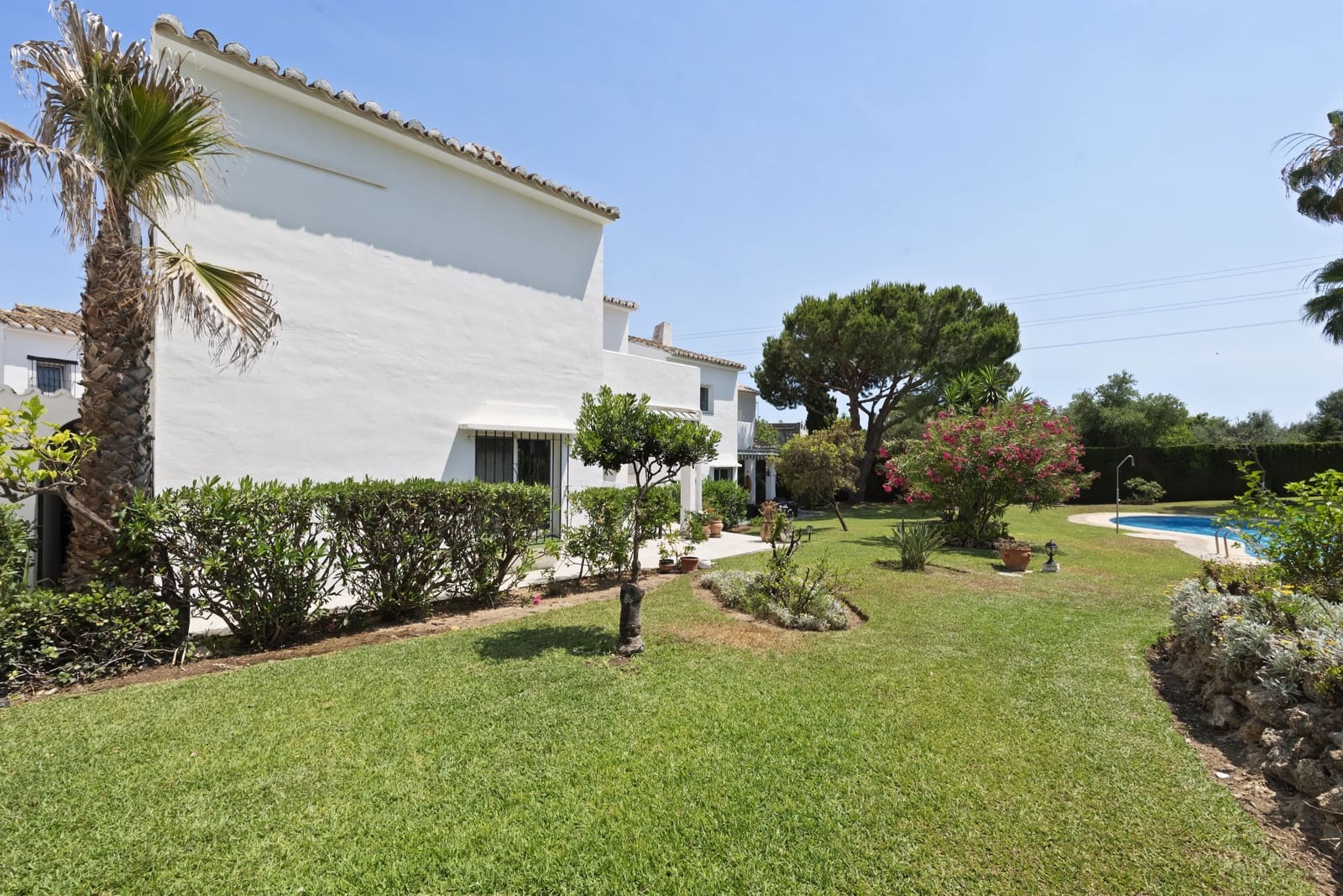 3 Zimmer Villa zu verkaufen in Calahonda mit Pool - 535.000 € (Ref: 9898608)