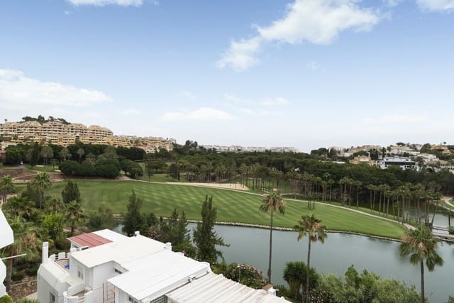 2 makuuhuone Omakotitalo myytävänä paikassa Torrequebrada, Benalmádena mukana uima-altaan 
autotalli - 465 000 € (Ref: 9898609)