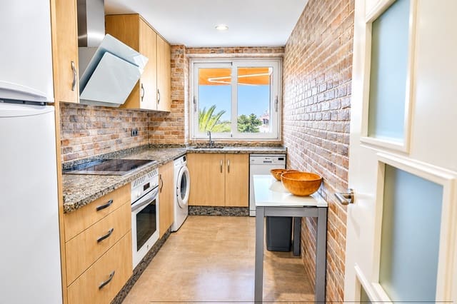 2 soveværelse Lejlighed til salg i Torremolinos - € 465.000 (Ref: 9906656)