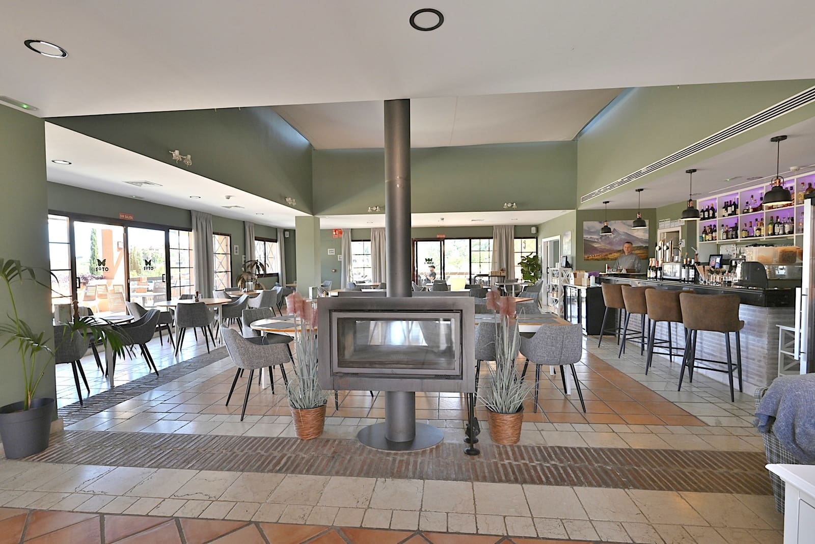 Apartamento de 2 habitaciones en Marbella en venta con piscina garaje - 425.000 € (Ref: 9912369)
