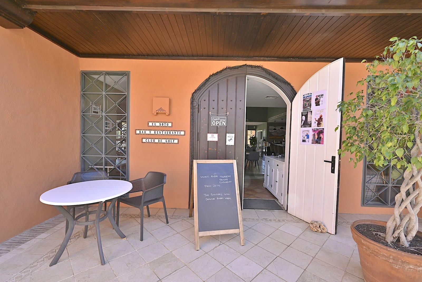 Apartamento de 2 habitaciones en Marbella en venta con piscina garaje - 425.000 € (Ref: 9912369)