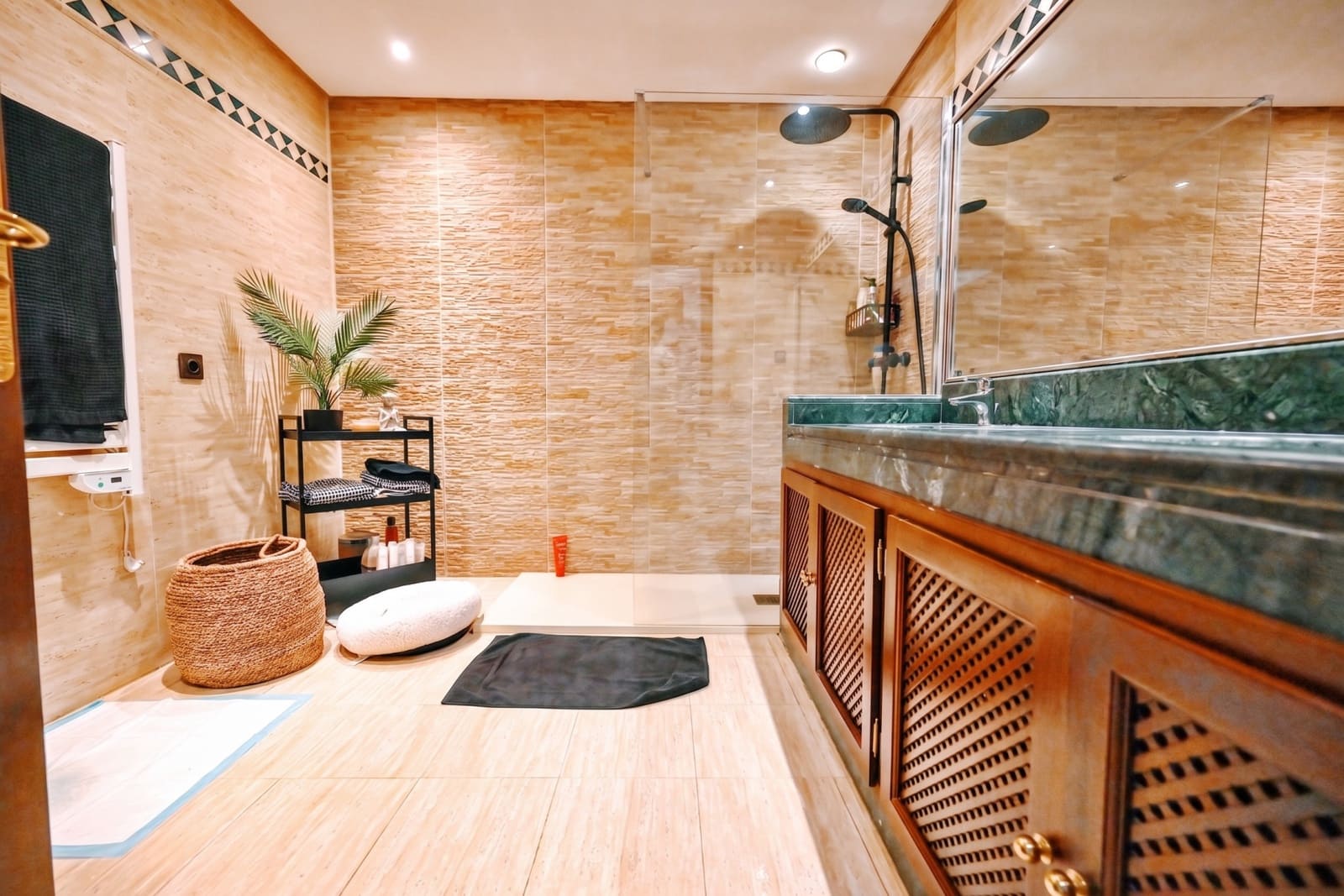 Apartamento de 2 habitaciones en Marbella en venta con piscina garaje - 425.000 € (Ref: 9912369)