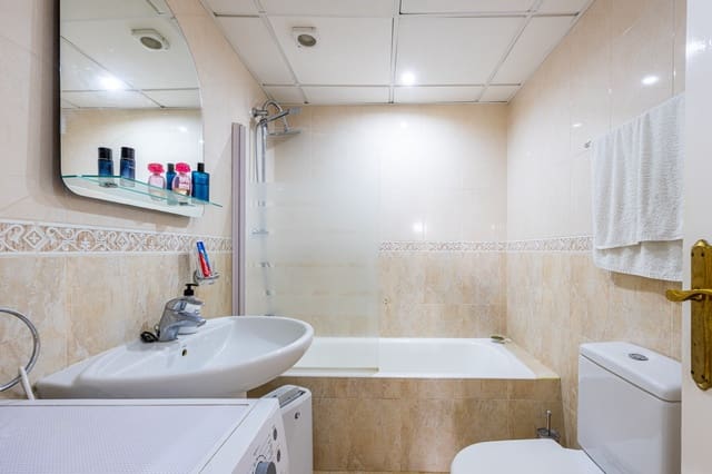 Apartamento de 2 habitaciones en Calahonda, Mijas en venta con piscina garaje - 340.000 € (Ref: 9912371)