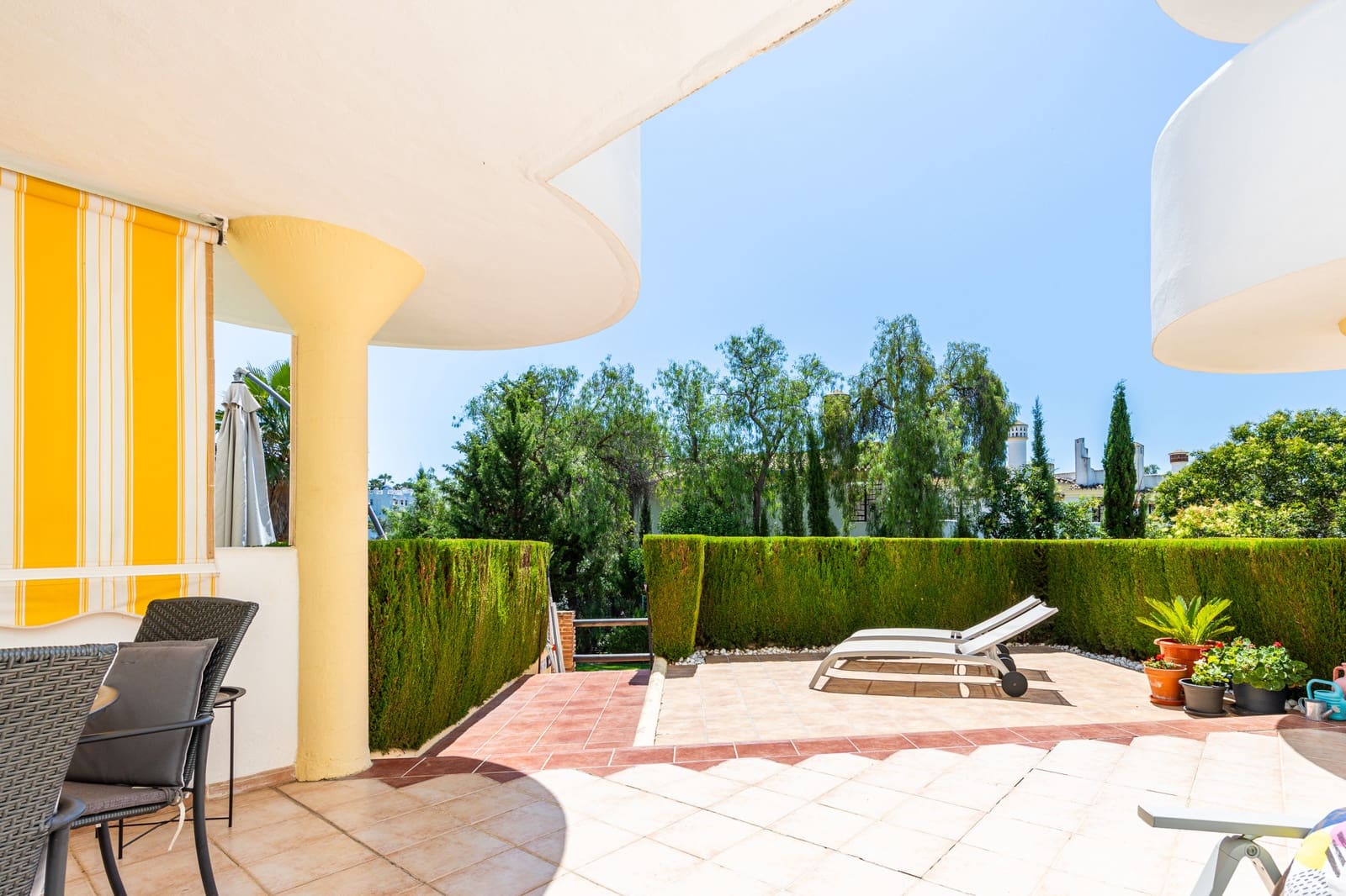 Apartamento de 2 habitaciones en Calahonda en venta con piscina garaje - 340.000 € (Ref: 9912371)