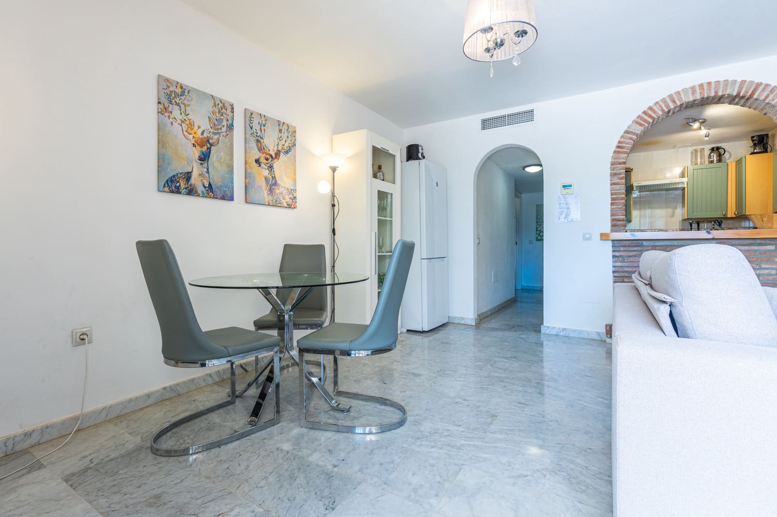 Apartamento de 2 habitaciones en Calahonda en venta con piscina garaje - 340.000 € (Ref: 9912371)