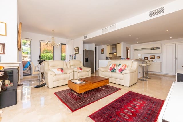 2 bedroom Apartment for sale in Calahonda, Mijas with pool garage - € 425,000 (Ref: 9915124)