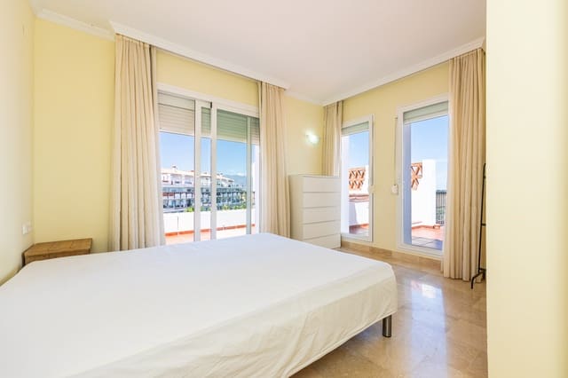 2 soverom Penthouse til salgs i Calahonda, Mijas med svømmebasseng garasje - € 495 000 (Ref: 9916407)
