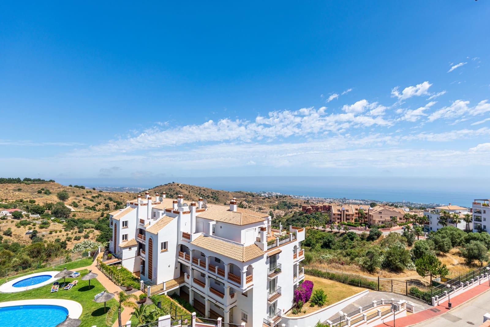 2 soverom Penthouse til salgs i Calahonda med svømmebasseng garasje - € 495 000 (Ref: 9916407)
