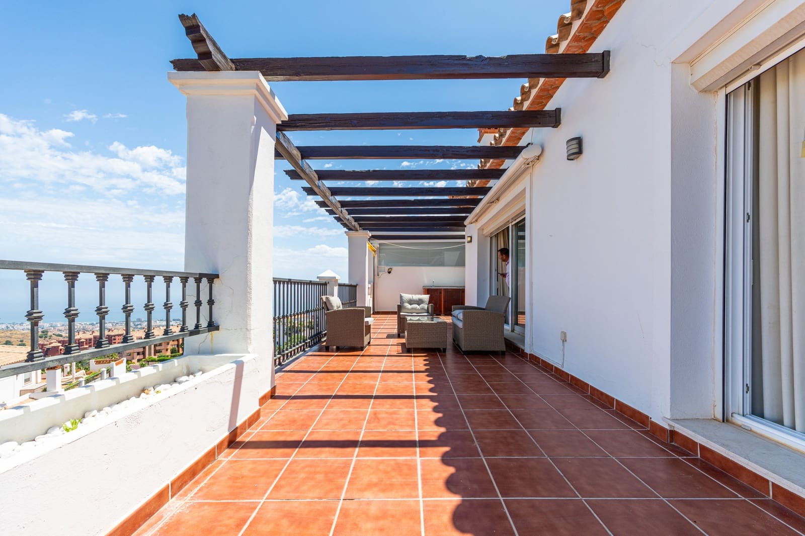 2 soverom Penthouse til salgs i Calahonda med svømmebasseng garasje - € 495 000 (Ref: 9916407)