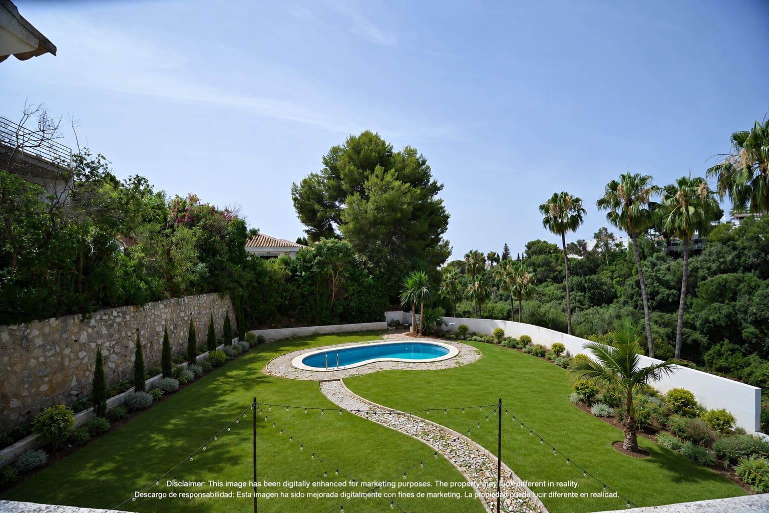 Chalet de 2 habitaciones en Calahonda en venta con piscina garaje - 850.000 € (Ref: 9921575)