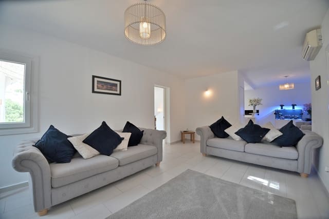 2 Zimmer Villa zu verkaufen in Calahonda, Mijas mit Pool Garage - 850.000 € (Ref: 9921575)