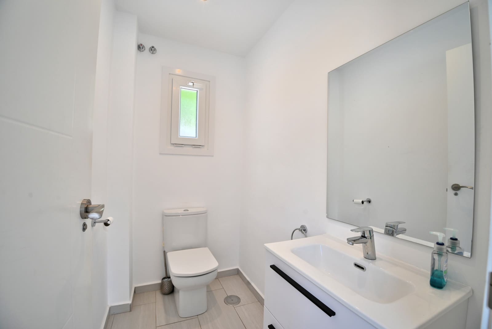 Chalet de 2 habitaciones en Calahonda en venta con piscina garaje - 850.000 € (Ref: 9921575)
