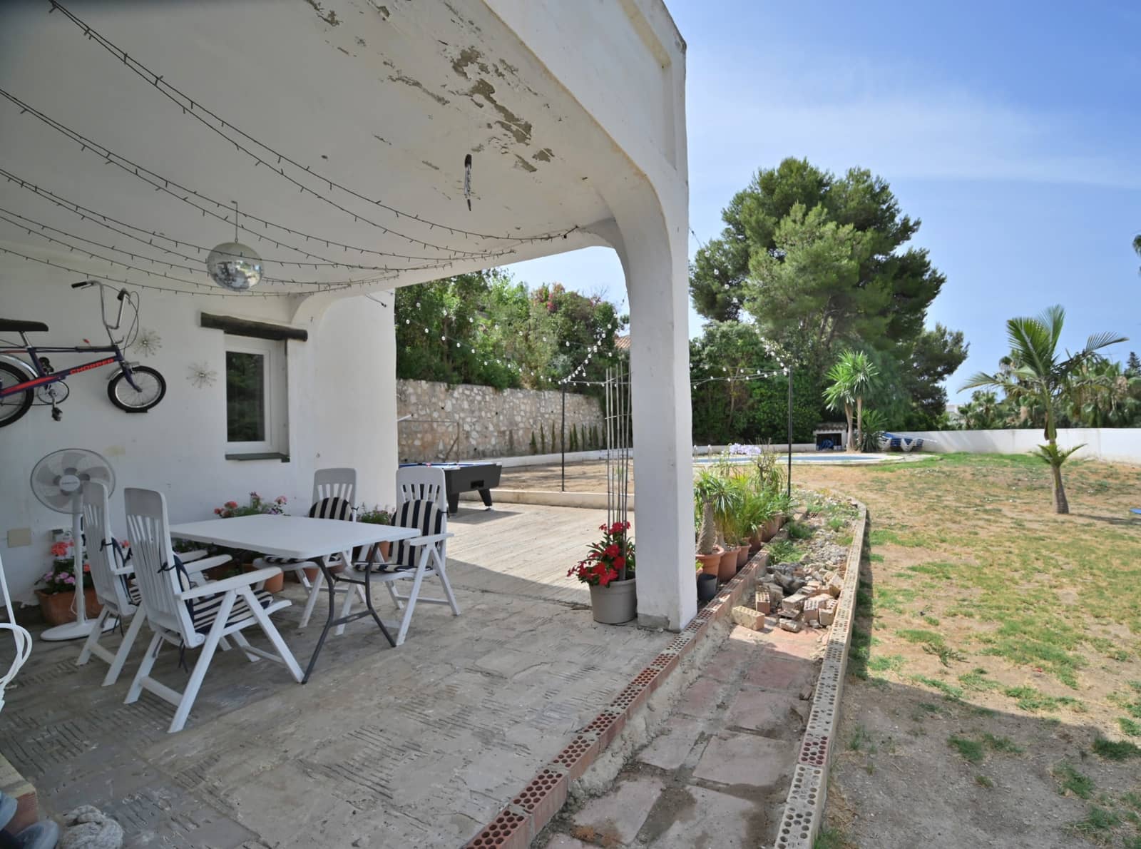 Chalet de 2 habitaciones en Calahonda en venta con piscina garaje - 850.000 € (Ref: 9921575)